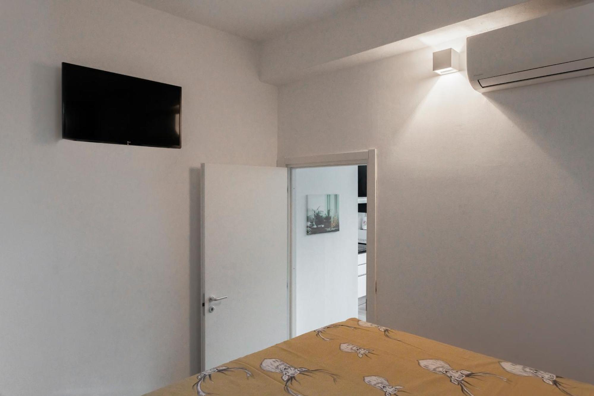 Elegant Sweet Home Suite - Milan, 15 Minute Duomo ภายนอก รูปภาพ